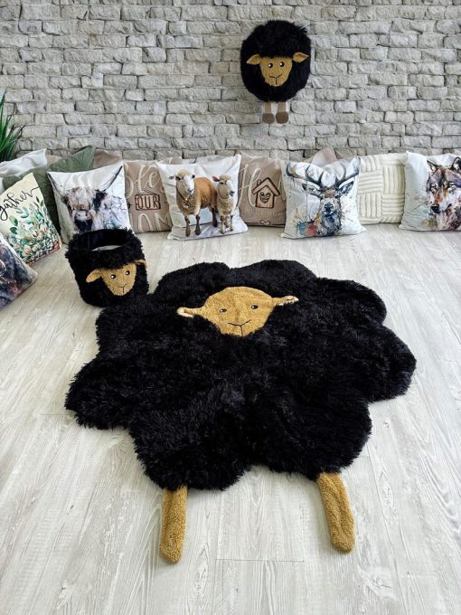 feltvie tham trai san hinh cuu den cho be 109x120cm co theu ten 1629